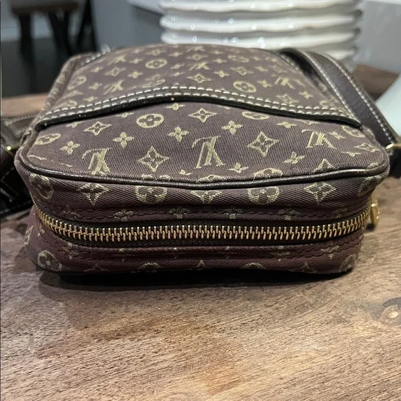 Louis Vuitton Monogram Brown Denim Crossbody Bag - Picture 4 of 14